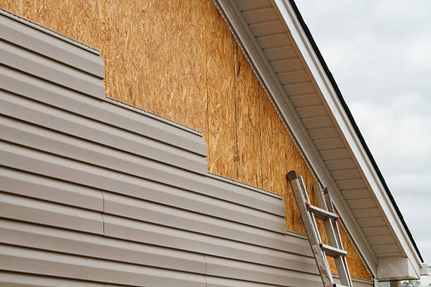 Professional Wood Siding technician working in Yeagertown, PA